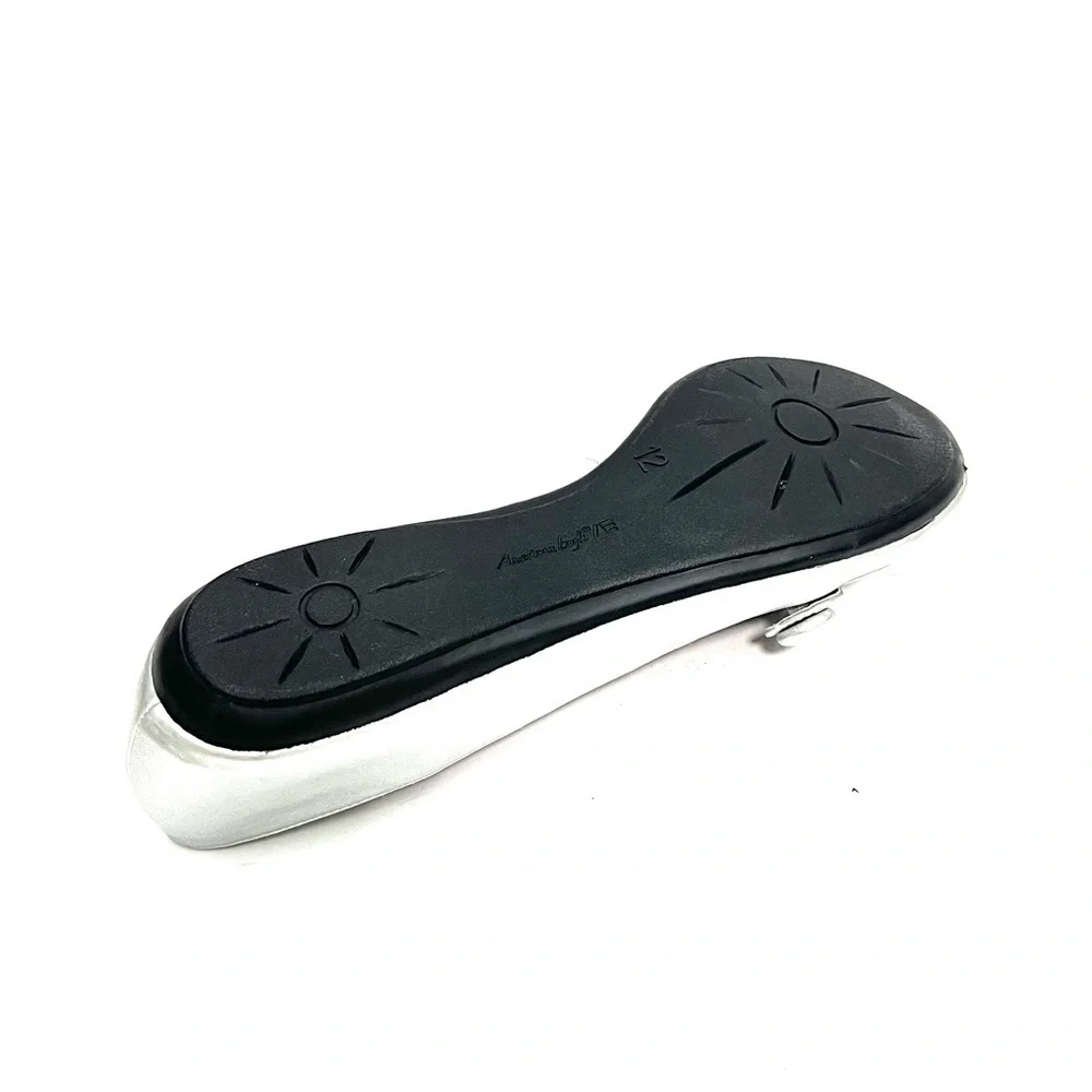 Vintage Y2K deadstock silver vegan leather Mary Jane flats